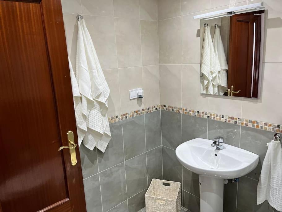 Piso Acogedor Y Centrico Apartment Santona Ngoại thất bức ảnh